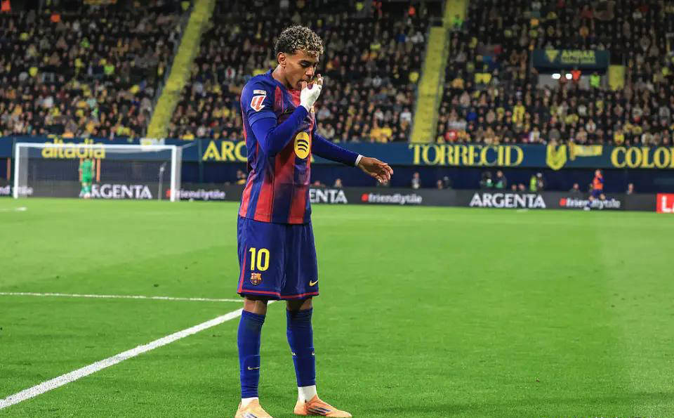 巴萨新王亚马尔缺席训练，弗里克的胜利密码遭遇挑战，加泰德比前景引发担忧